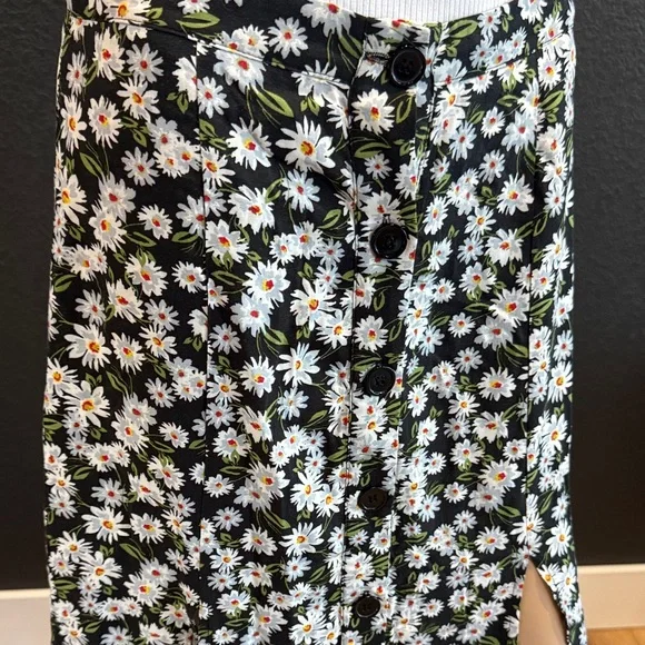 Floral Black and White double slit Women's Skirt medium - Picture 3 of 10